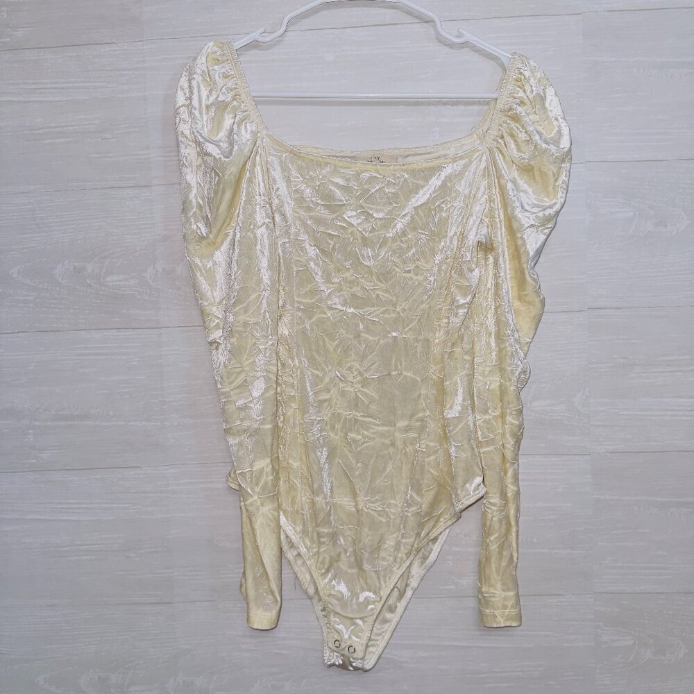 Chelsea & Violet Women's Cream Square Neck Puff Sleeve Velvet Bodysuit